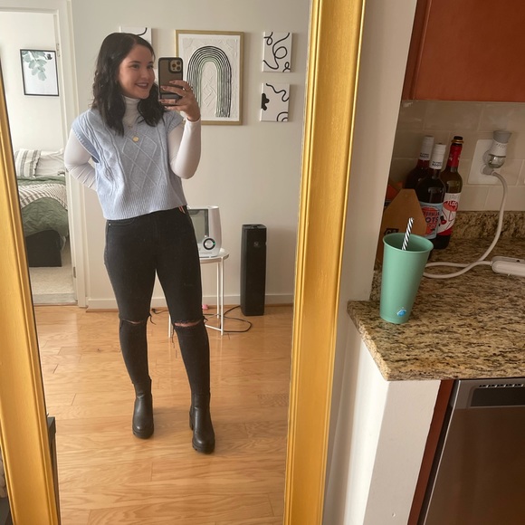 Meet your Posher, Becky - Picture 4 of 7